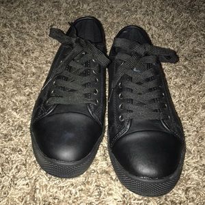 Never worn non-slip shoes 7.5